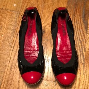 CHANEL Spirit Ballet Flat Cap Toe Black and Red 39